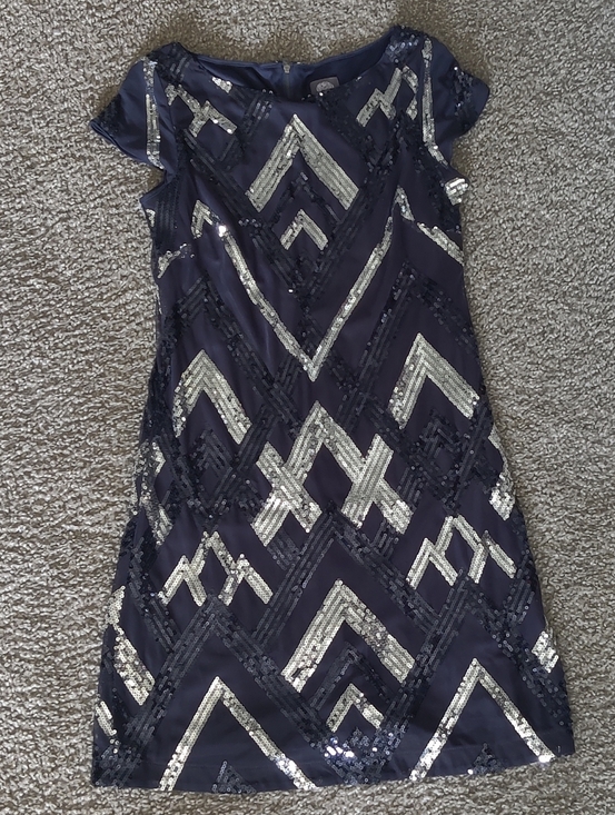 Vince Camuto Dresses & Skirts - 💛 Limited Time Sale💛Vince Camuto Navy and Silver Sequin Dress